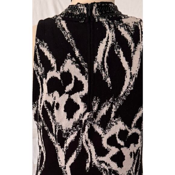 White House Black Market Medium Sleeveless Mock Neck Top Poly Rayon - Picture 8 of 9